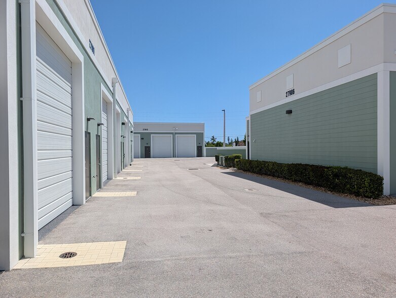 More Photos Of 27901 Bonita Breeze Way, Bonita Springs Flex For Sale