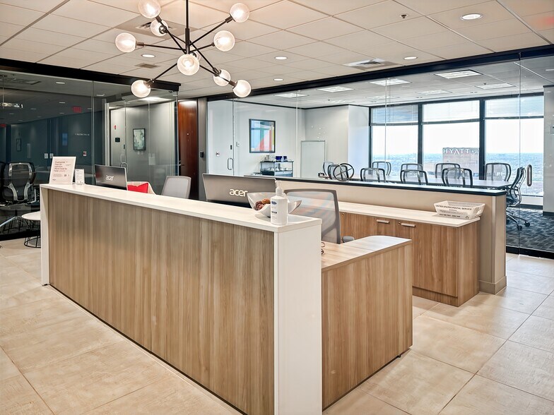 More Photos Of 1100 Poydras St, New Orleans Coworking Space