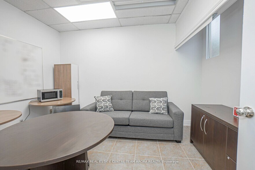 More Photos Of 90 Winges Rd, Vaughan Flex For Sale