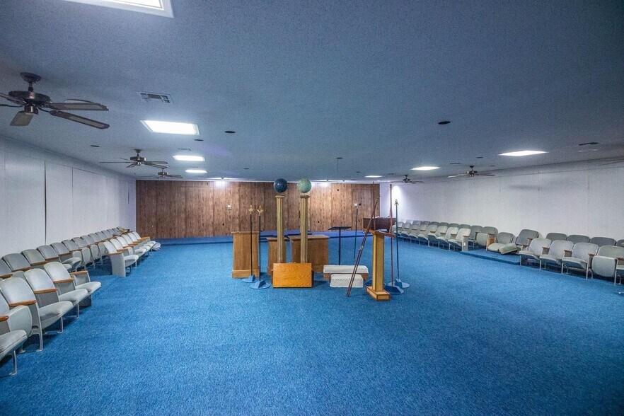 More Photos Of 402 Legendary Ln, Gun Barrel City Office For Sale