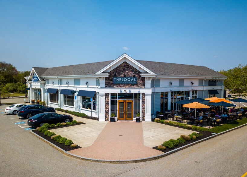 More Photos Of 400-440 Boston Post Rd, Wayland Unknown For Lease