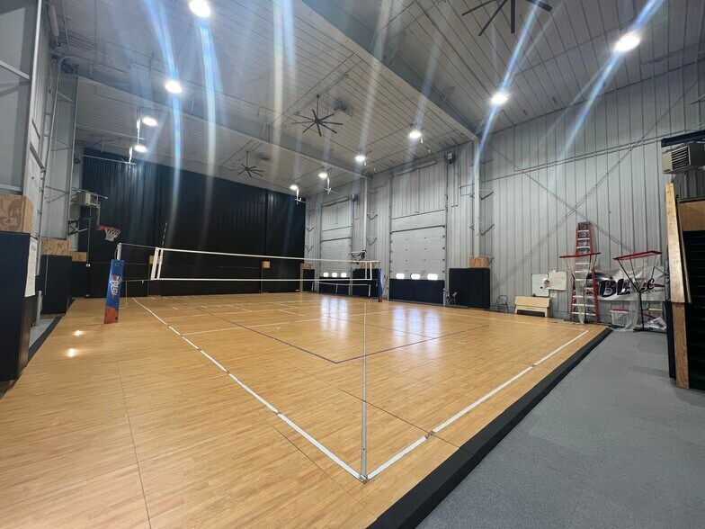 More Photos Of 720 S Taft Ave, Mason City Truck Terminal For Sale