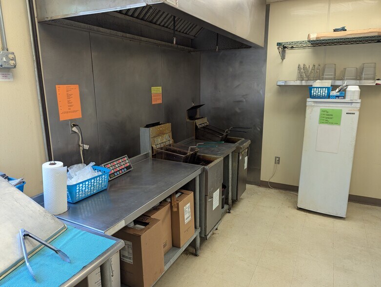 More Photos Of 1221 S Laramie, Peoria Freestanding For Sale