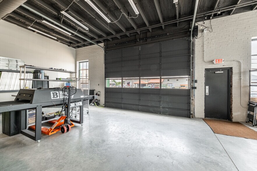 More Photos Of 119 N Jackson St, Perryville General Retail For Sale