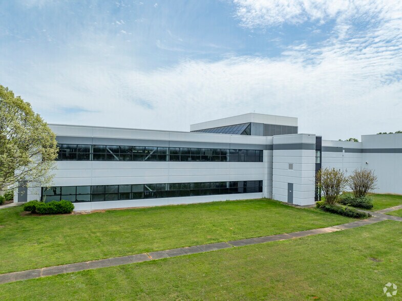Primary Photo Of 6900 Morris Estate Dr, Charlotte Manufacturing For Lease