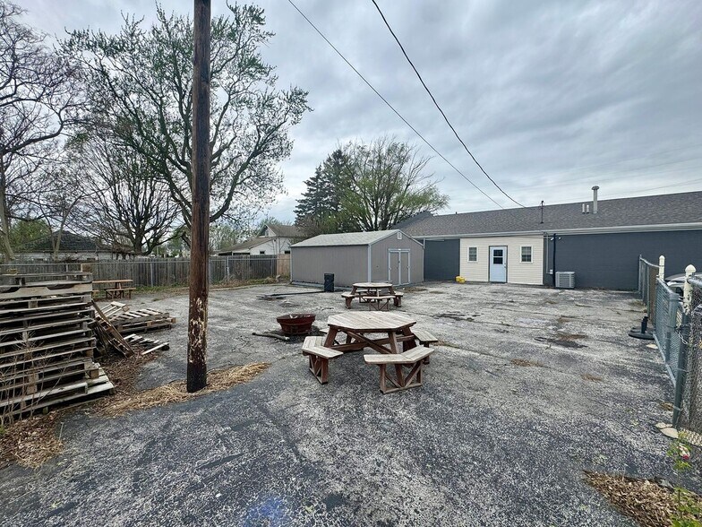 More Photos Of 115 W State St, North Baltimore Office For Sale