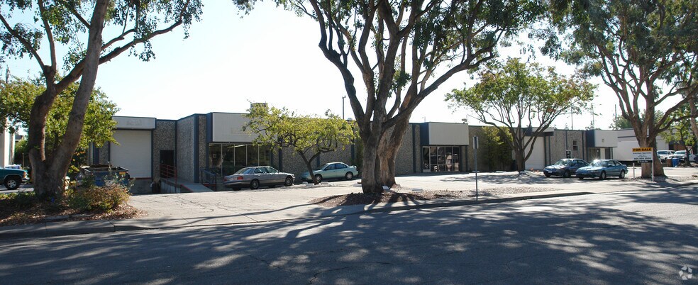 More Photos Of 3380 Vincent Rd, Pleasant Hill Light Distribution For Lease