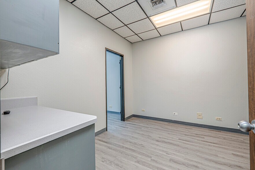 More Photos Of 2407 W Louisiana Ave, Midland Medical For Lease
