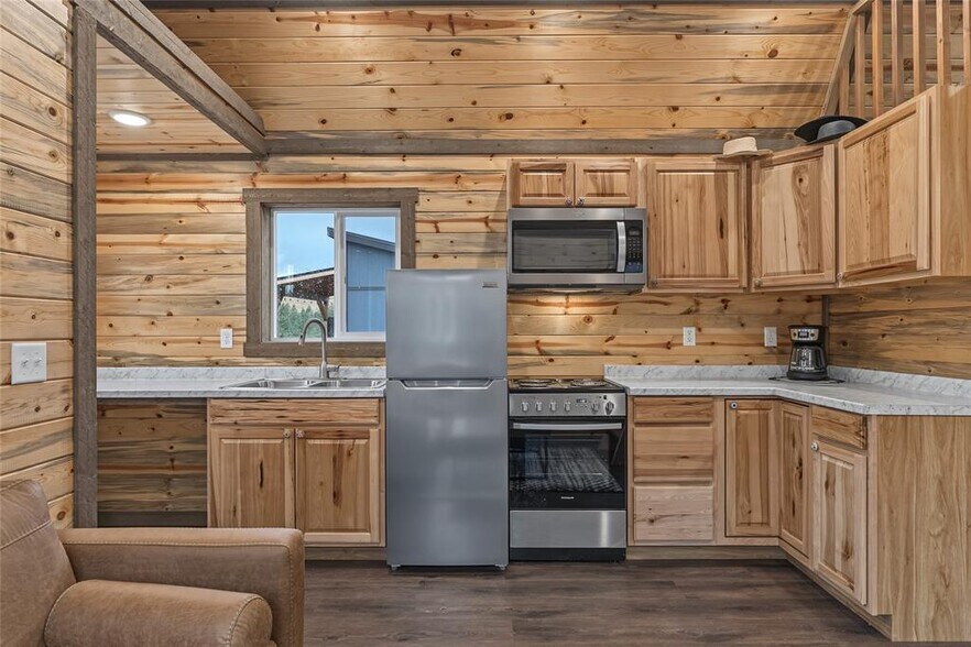 More Photos Of 7000 Browns Meadow Rd, Niarada Multifamily For Sale