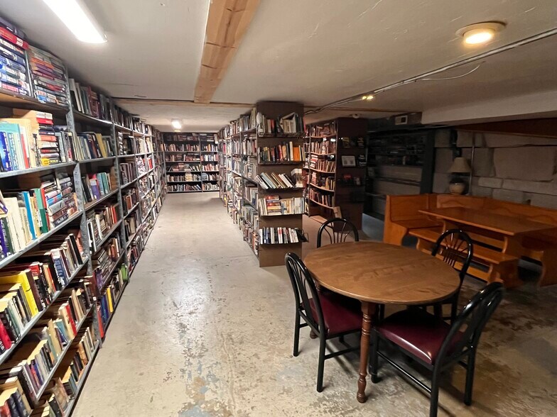 More Photos Of 1020 16th St, Bedford General Retail For Sale