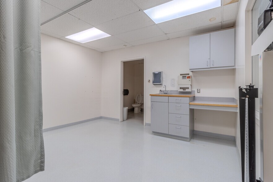 More Photos Of 320 Dayton st, Kennewick Medical For Sale