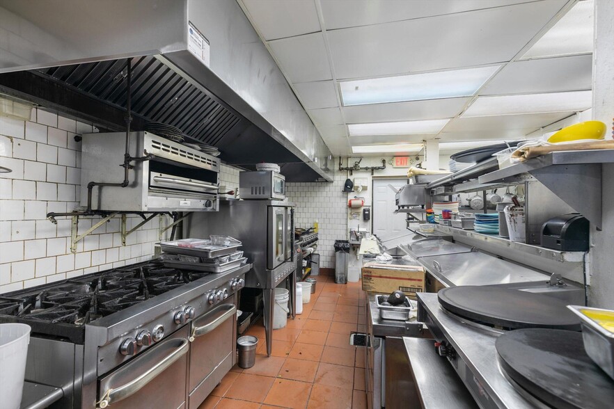 More Photos Of 1215 Duval St, Key West Restaurant For Sale