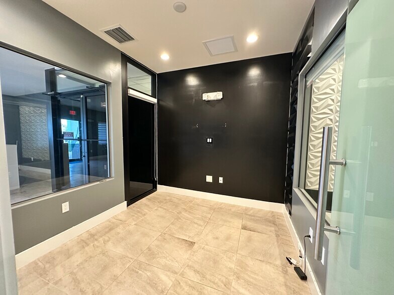 More Photos Of 2922 N State Road 7, Margate Storefront Retail Office For Sale