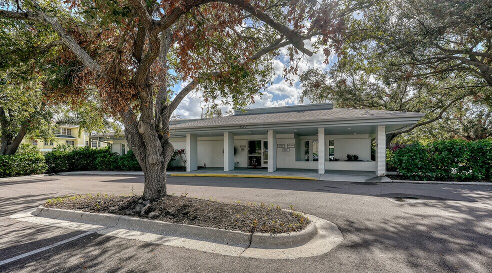 More Photos Of 1630 S Tuttle Ave, Sarasota Medical For Sale
