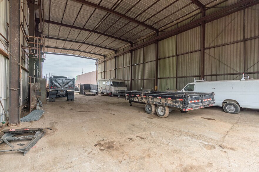 More Photos Of 9760 Glenoaks Blvd, Sun Valley Land For Lease