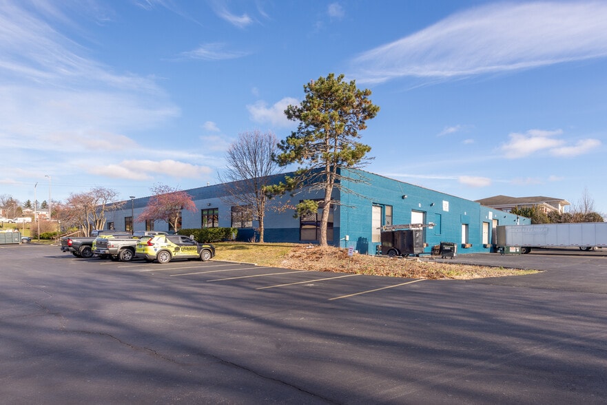 More Photos Of 1519 E Main St, St Charles Warehouse For Lease
