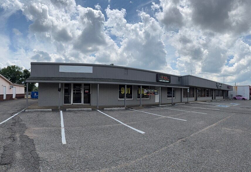 More Photos Of 1765-1799 Main St, Southaven Freestanding For Sale