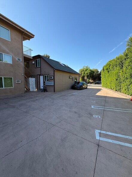 More Photos Of 1344 E Broadway, Glendale Apartments For Sale