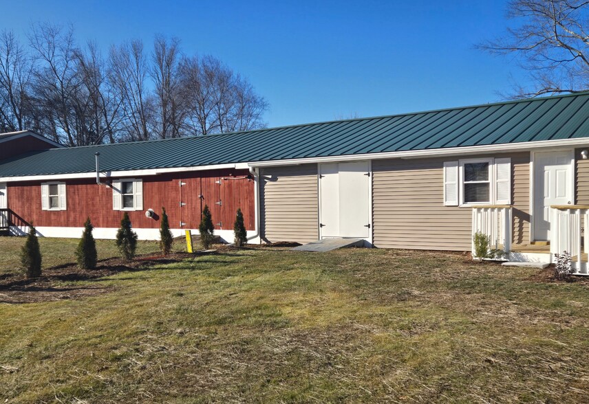 More Photos Of 394 Mashamoquet Rd, Pomfret Manufacturing For Sale