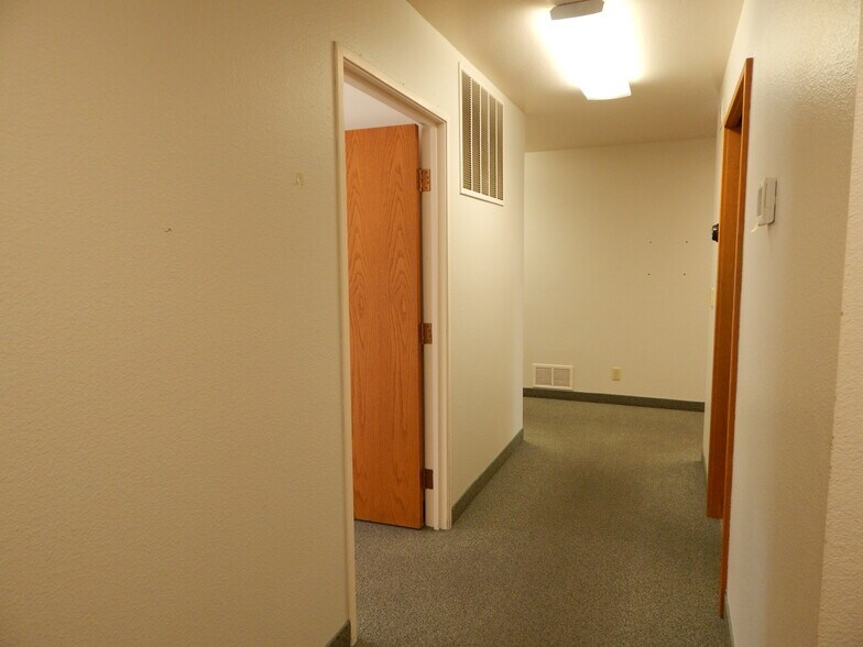 More Photos Of 272 Medical Loop, Roseburg Office For Sale