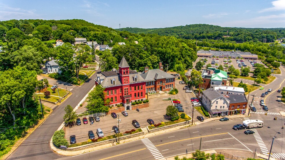 More Photos Of 100 Bank St, Seymour Office For Lease