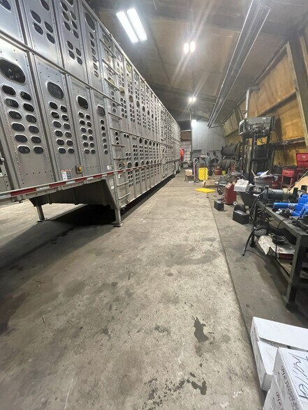 More Photos Of 5717 138th Ave, Holland Distribution For Lease