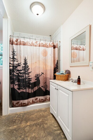 More Photos Of 821 County Road 43830, Paris Multifamily For Sale