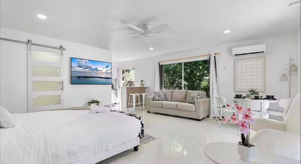 More Photos Of 333 Palm St, Hollywood Apartments For Sale