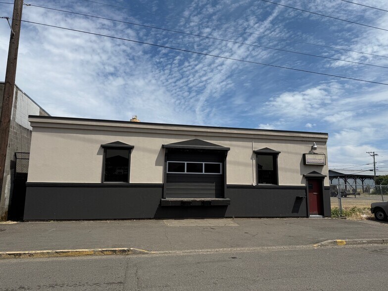 More Photos Of 1643 W 5th Ave, Eugene Light Manufacturing For Lease