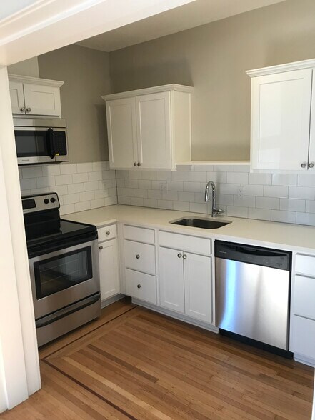 More Photos Of 1035 SE 14th Ave, Portland Apartments For Sale