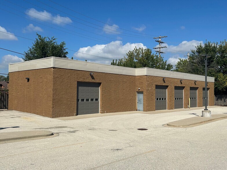 More Photos Of 1445 S 113th St, West Allis Warehouse For Sale