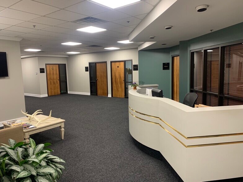 More Photos Of 836-838 E Euclid Ave, Lexington Office For Lease