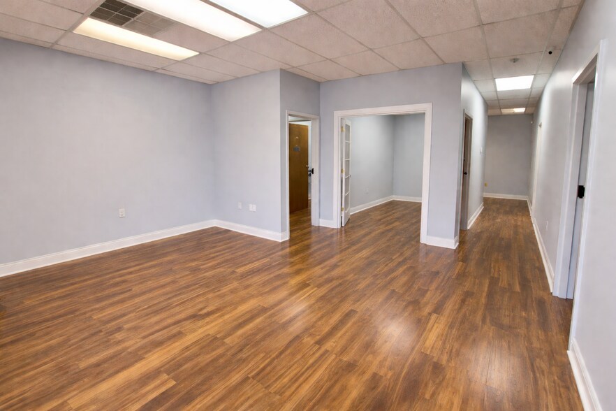 More Photos Of 31-33 Murray Guard Dr, Jackson Office For Lease
