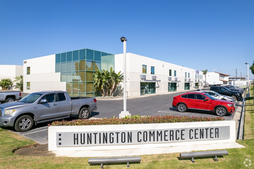 More Photos Of 15121 Graham St, Huntington Beach Light Manufacturing For Lease