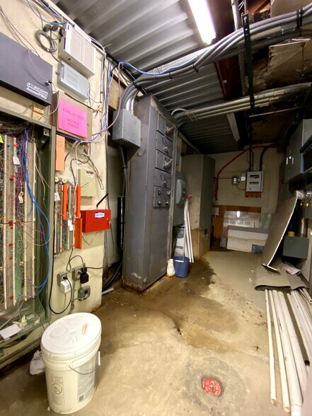 More Photos Of 208-210 Grant St, Pittsburgh Medical For Lease