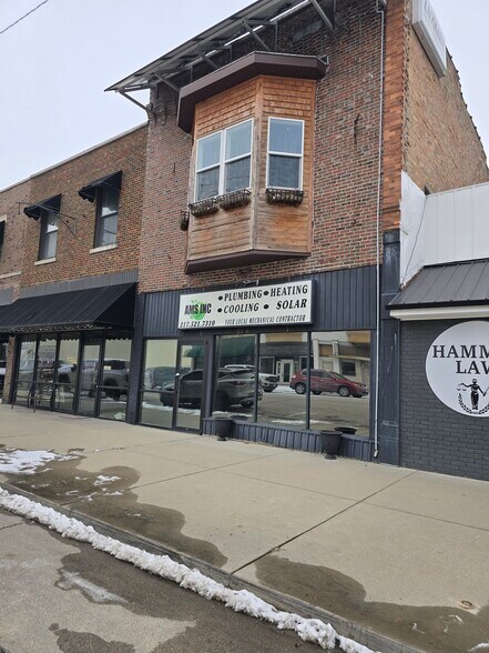 Primary Photo Of 217 E Main St, Clinton Office For Sale