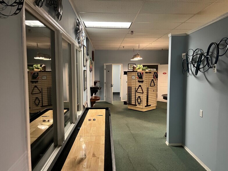 More Photos Of 5585 University Blvd W, Jacksonville Storefront Retail Office For Sale