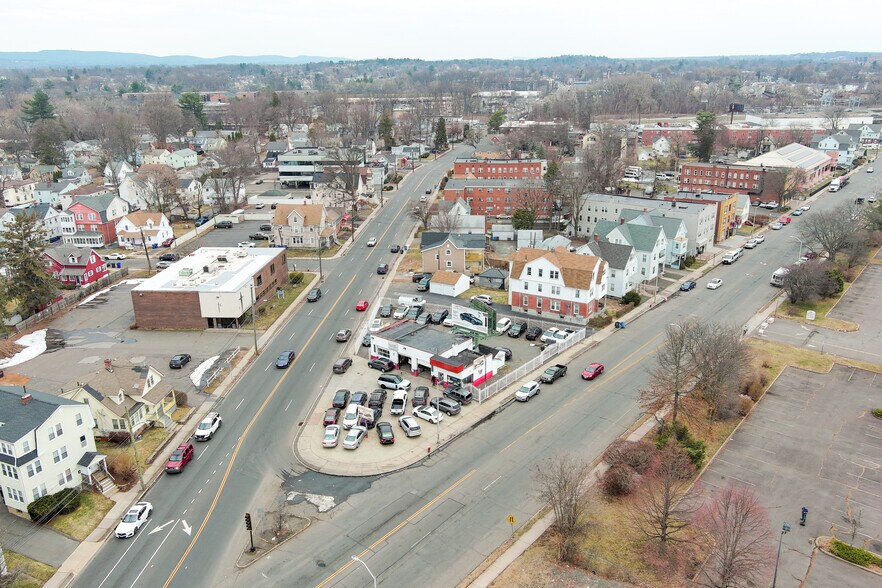 More Photos Of 385 New Park Ave, Hartford Auto Repair For Sale