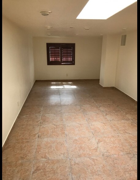 More Photos Of 5440 Tolentino Dr, Las Vegas Light Manufacturing For Lease