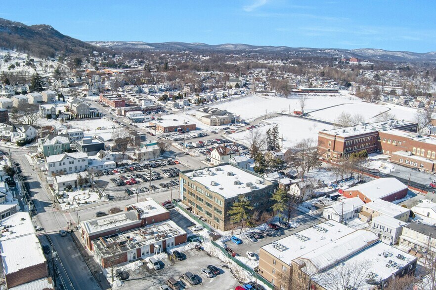 More Photos Of 31 W Broad St, Haverstraw Office For Lease