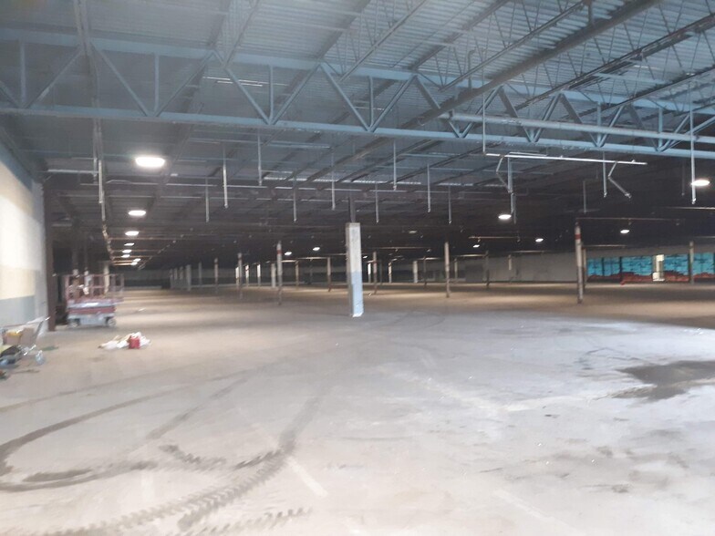 More Photos Of 990 W 41st St, Hibbing Unknown For Lease