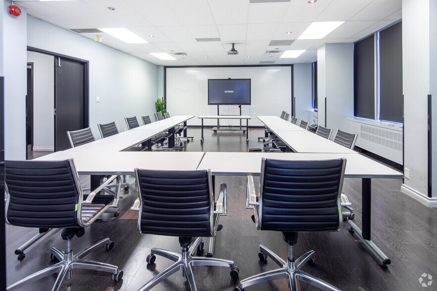 More Photos Of 120 Eglinton Ave E, Toronto Medical For Lease