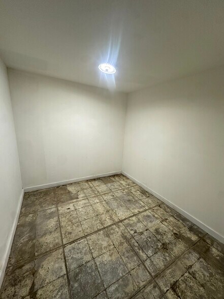 More Photos Of 2958 W Pico Blvd, Los Angeles Manufacturing For Lease