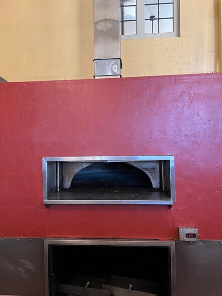 More Photos Of 520 4th Ave E, Olympia Restaurant For Sale