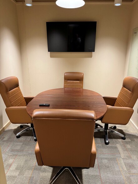 More Photos Of 7230 Lee Deforest Dr, Columbia Office For Sale