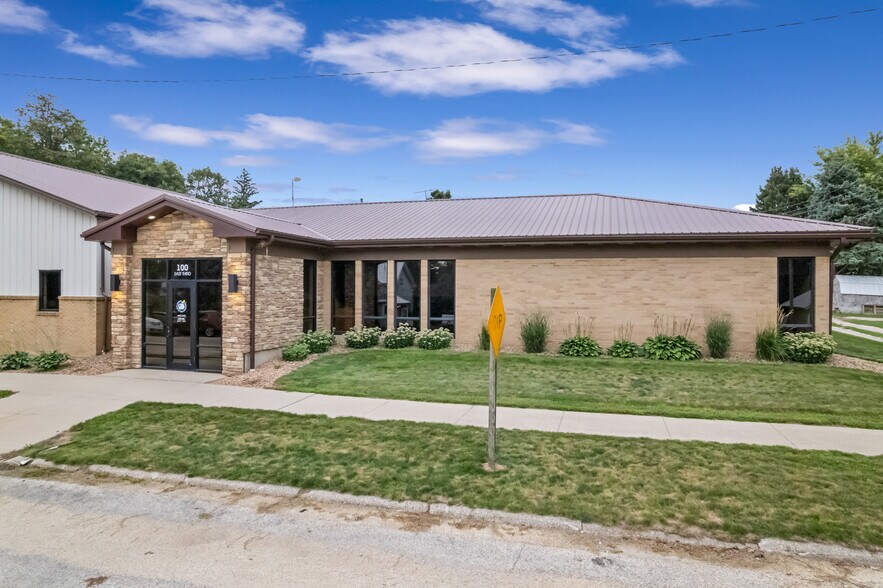More Photos Of 100 E 3rd St, Galva Office For Sale