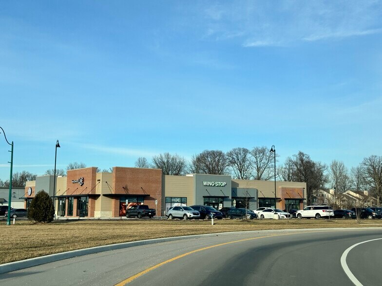 More Photos Of 13588 Bent Grass Ln, Fishers Storefront For Sale