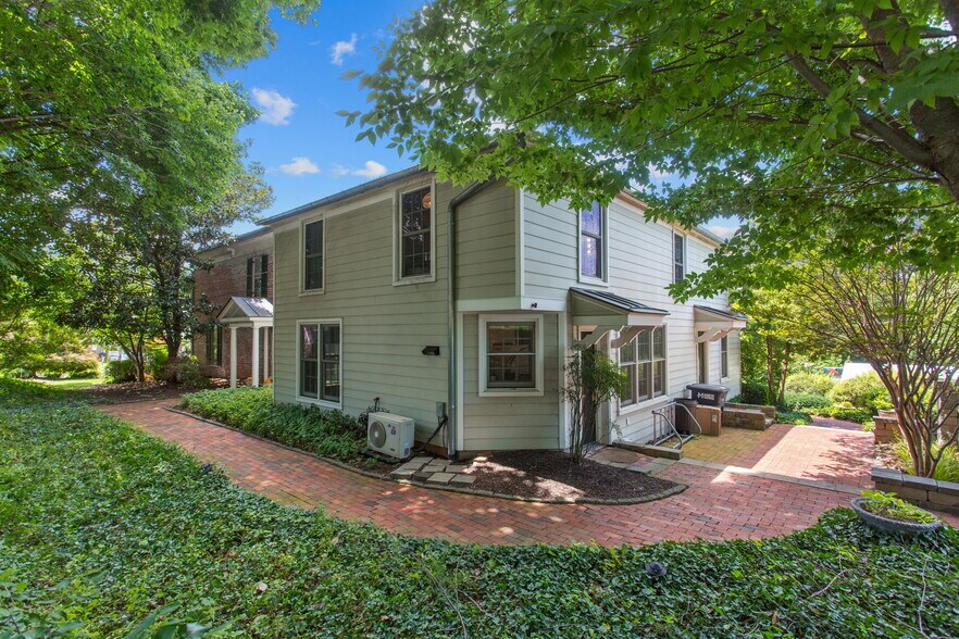 More Photos Of 510 E Market St, Harrisonburg General Retail For Sale