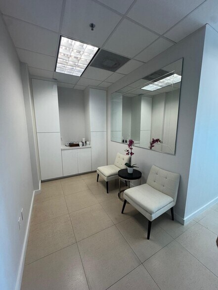 More Photos Of 175 SW 7th St, Miami Medical For Lease