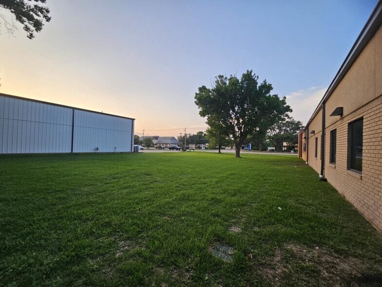 More Photos Of 2012 Broadway St, Pearland Land For Sale